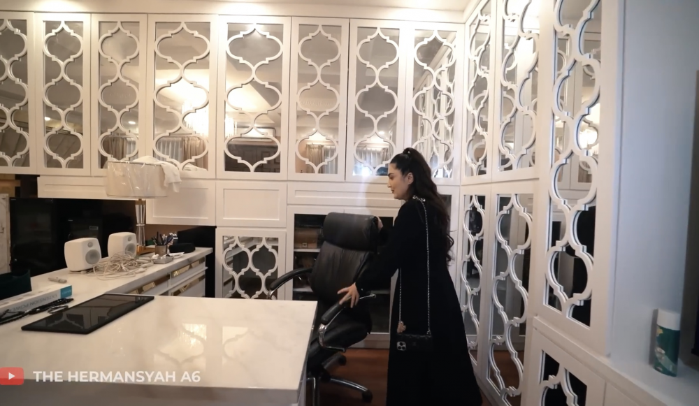 Ada gorden pakai remote control, intip 11 potret kamar Anang dan Ashanty, dilengkapi teknologi canggih