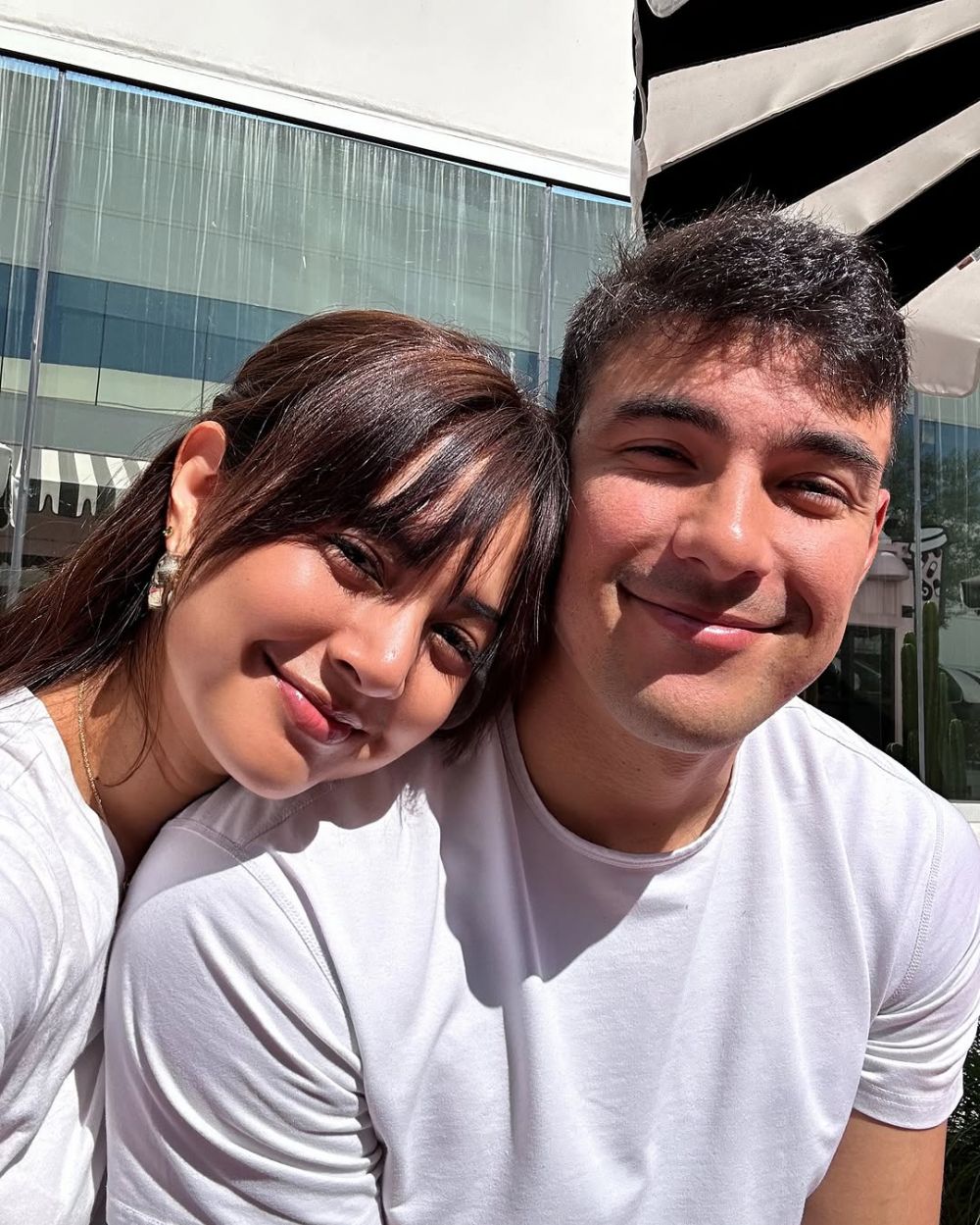 6 Kronologi Aurelie Moeremans dan suami kecelakaan mobil saat lampu merah di AS, alami benturan keras