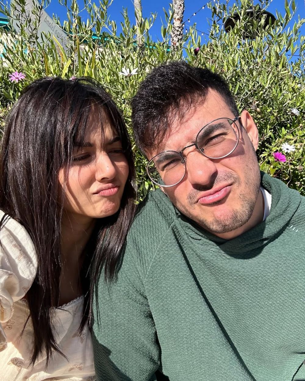 6 Kronologi Aurelie Moeremans dan suami kecelakaan mobil saat lampu merah di AS, alami benturan keras