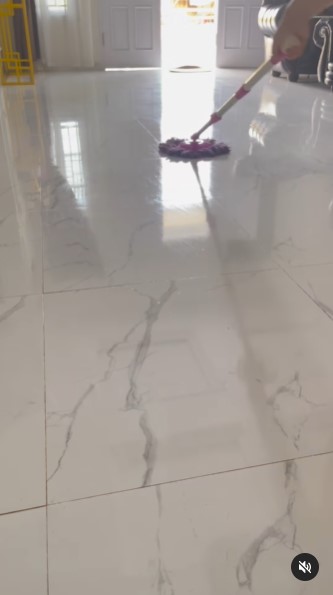 Dipel pakai 3 bahan dapur ini, lantai rumah jadi lebih kinclong dan kesat