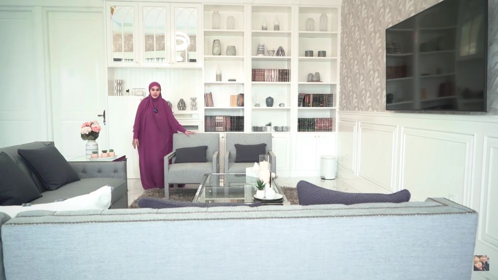 Megah bak kastil ditaksir Rp 40 M, intip 13 potret rumah Kartika Putri dan Habib Usman