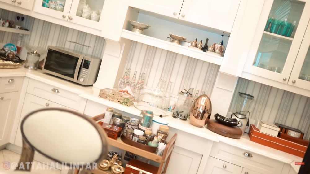 Punya rumah megah Rp 100 M bergaya American Classic, intip 7 potret dapur mewah Sandiaga Uno