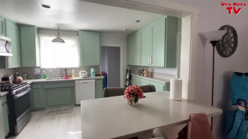 Rumah di Amerika ternyata kredit 30 tahun, 9 potret interior dapur Uya Kuya kabinetnya dari Indonesia