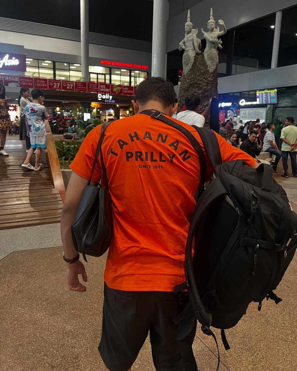 Dari wanita independen kini bisa buka hati, alasan Prilly Latuconsina pilih Omar Esteghlal jadi pacar