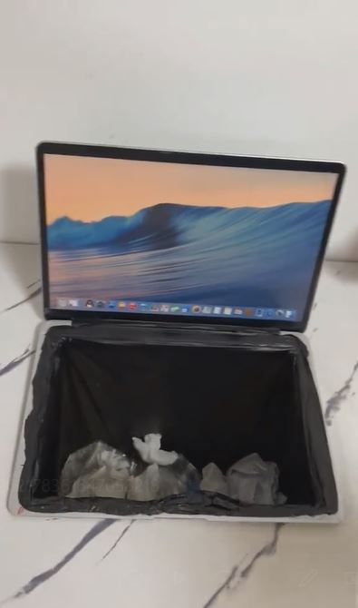 Jamban ini desainnya kelewat kreatif tapi bentuknya bingungin, bikin nggak berani buang hajat