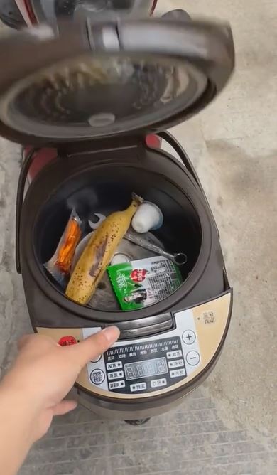 Jamban ini desainnya kelewat kreatif tapi bentuknya bingungin, bikin nggak berani buang hajat