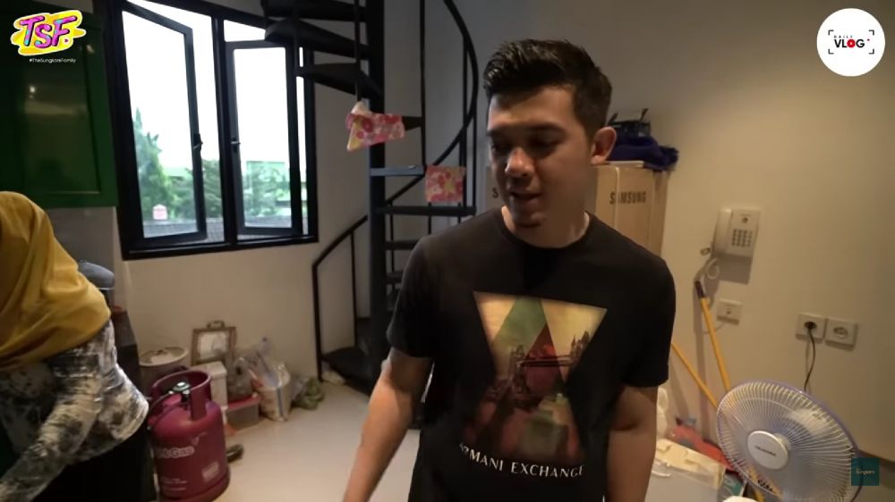 Letaknya tersembunyi, ini 9 potret dapur kotor Zaskia Sungkar nggak kalah mewah dari dapur bersihnya