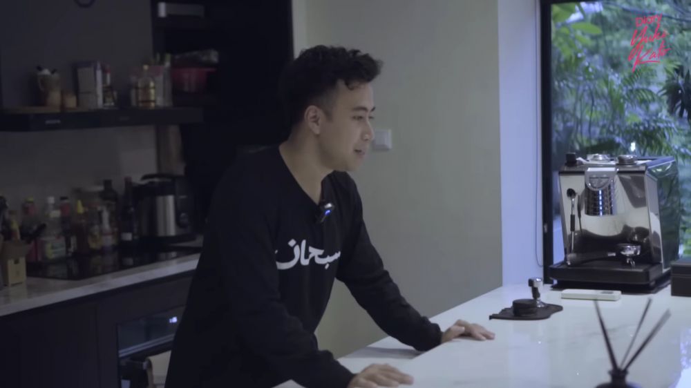 Ada kitchen island serbaguna, intip 9 potret dapur Vidi Aldiano di rumah minimalis tapi nggak sumpek