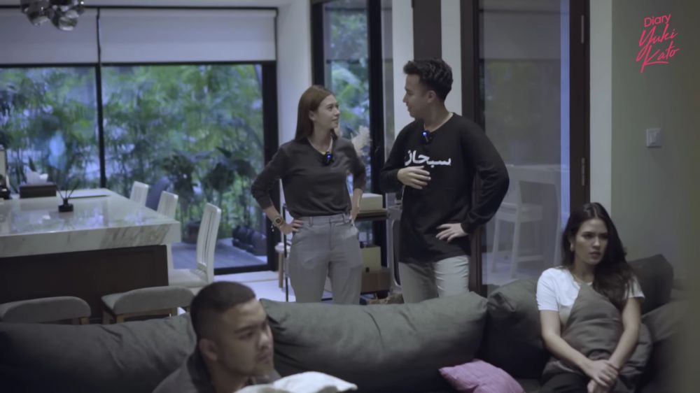 Ada kitchen island serbaguna, intip 9 potret dapur Vidi Aldiano di rumah minimalis tapi nggak sumpek