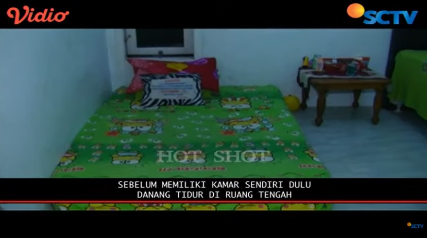 Dari dinding gedek bambu kini sukses bangun rumah mewah, 11 transformasi hunian Danang DA di kampung
