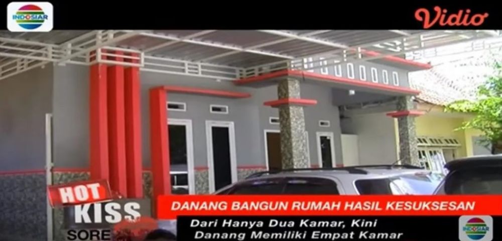 Dari dinding gedek bambu kini sukses bangun rumah mewah, 11 transformasi hunian Danang DA di kampung