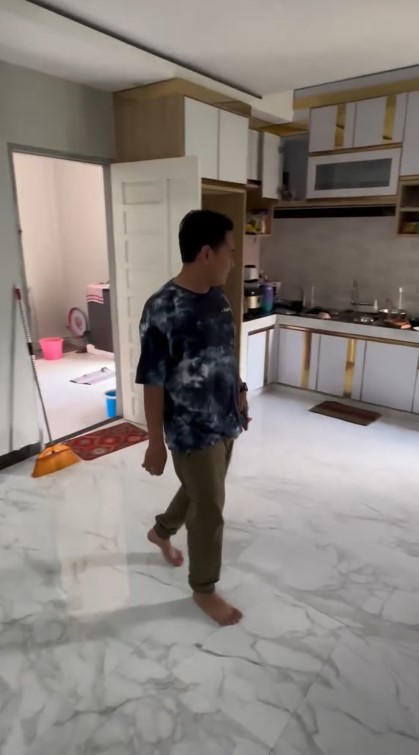 9 Potret rumah Putri Isnari usai dipersunting anak bos tambang, interiornya penuh aksen emas