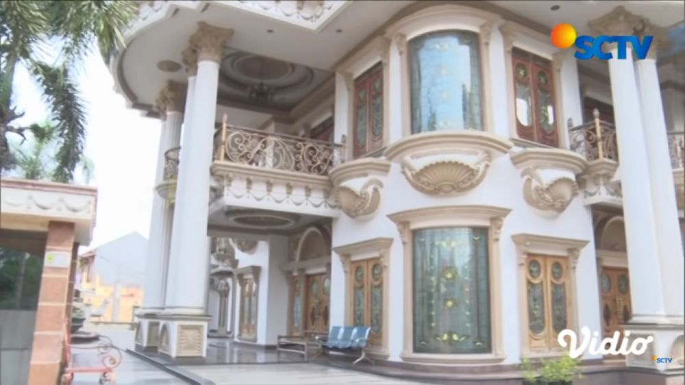 Punya rumah mewah bak istana tapi dapur kotornya seperti di desa, ini 8 potret tempat masak Muzdalifah