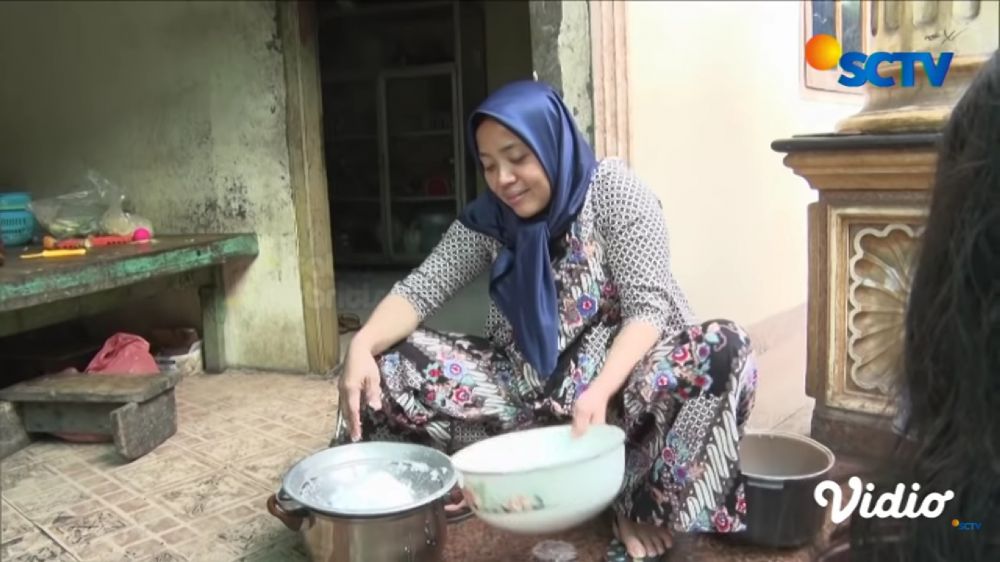 Punya rumah mewah bak istana tapi dapur kotornya seperti di desa, ini 8 potret tempat masak Muzdalifah