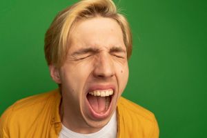 Trik menghilangkan noda kuning pada gigi cuma pakai 1 jenis bumbu dapur, auto putih dalam 2 menit