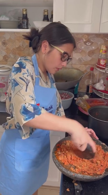 Rumah Prilly Latuconsina ditaksir Rp 20M, 11 potret dapurnya ada ruang makan bak restoran bintang 5