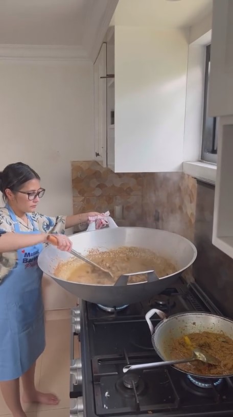 Rumah Prilly Latuconsina ditaksir Rp 20M, 11 potret dapurnya ada ruang makan bak restoran bintang 5