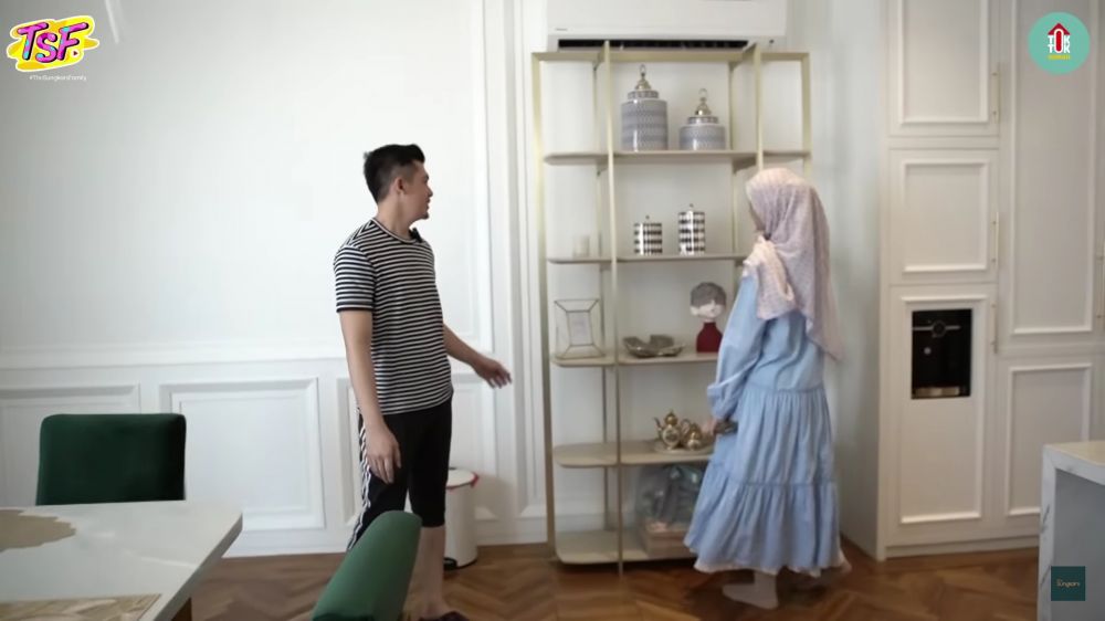 Ada mini bar, ini 10 potret dapur Zaskia Sungkar dan Irwansyah di lantai 3 rumah mewah bak apartemen