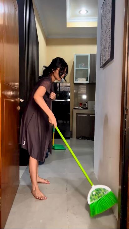 Marshel Widianto tinggal di rumah Rp 1,3M, dapurnya tanpa perabotan mewah, ini 9 potretnya