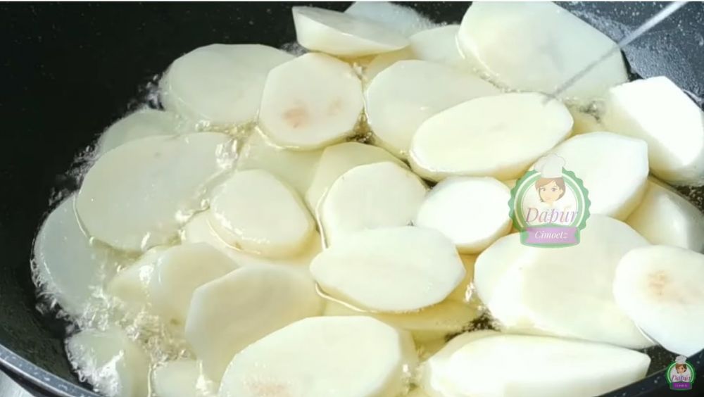 Cara membuat perkedel kentang agar tidak menyerap minyak dan tetap utuh saat digoreng