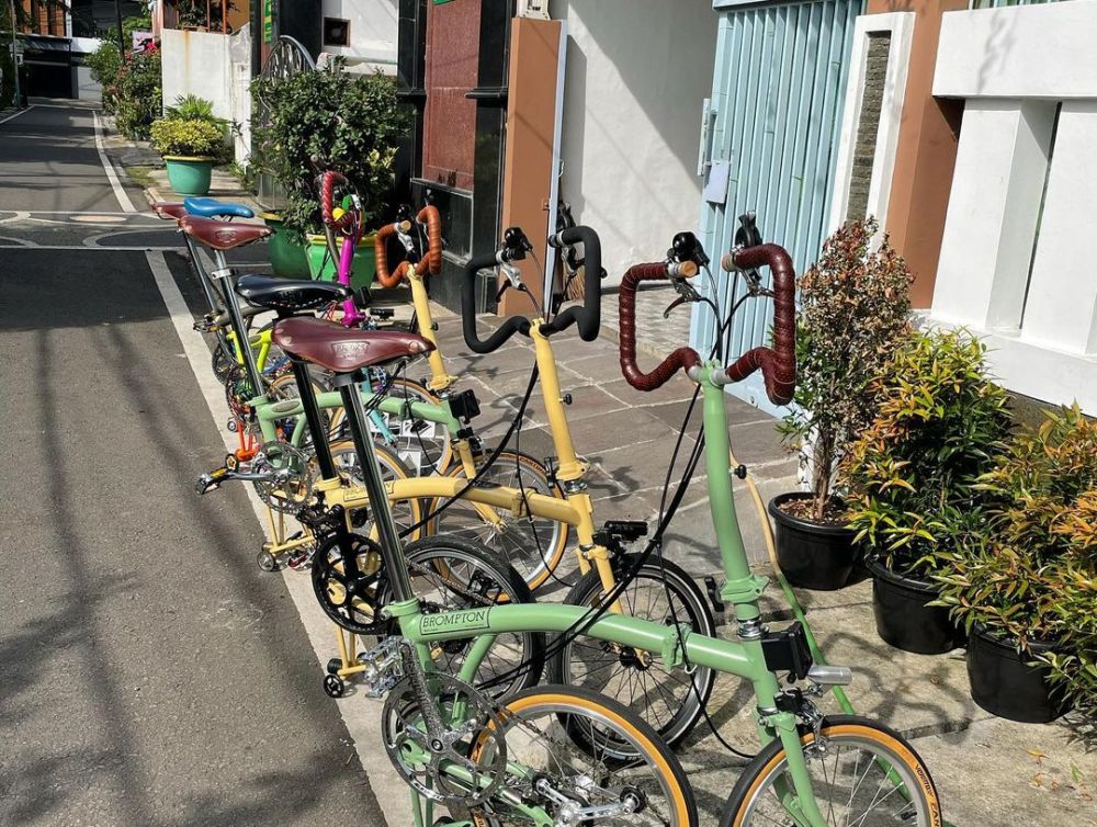 11 Potret rumah Cak Lontong yang letaknya mepet masjid, jauh dari kesan mewah