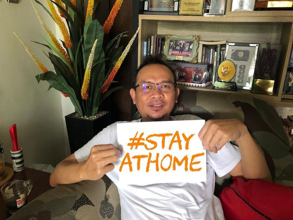 11 Potret rumah Cak Lontong yang letaknya mepet masjid, jauh dari kesan mewah