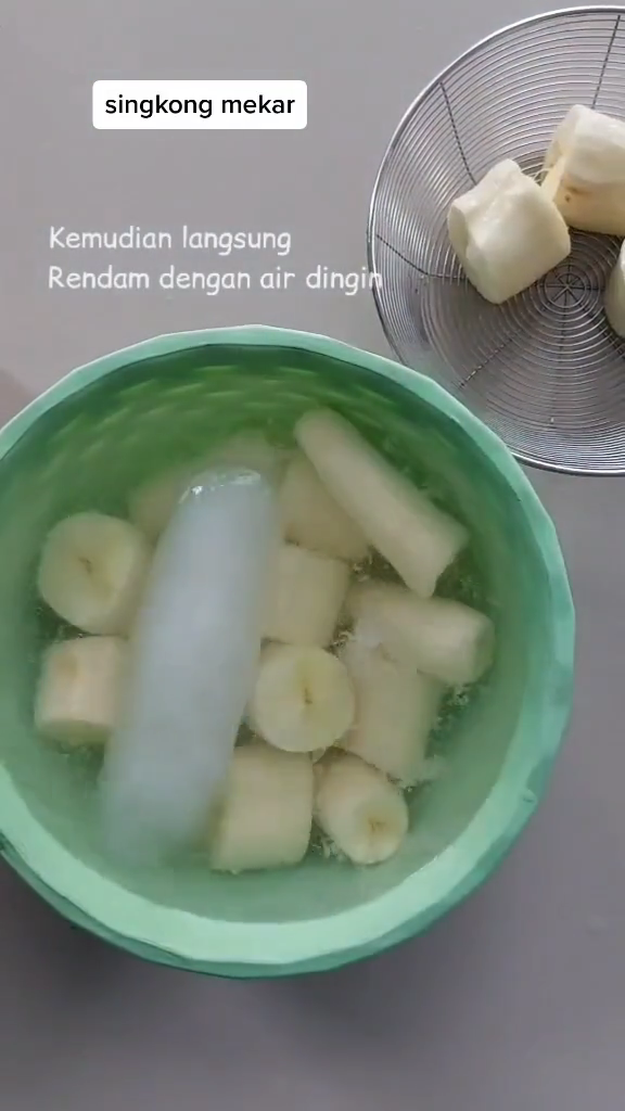Trik membuat singkong goreng mekar dan renyah tahan lama dengan satu bahan tambahan