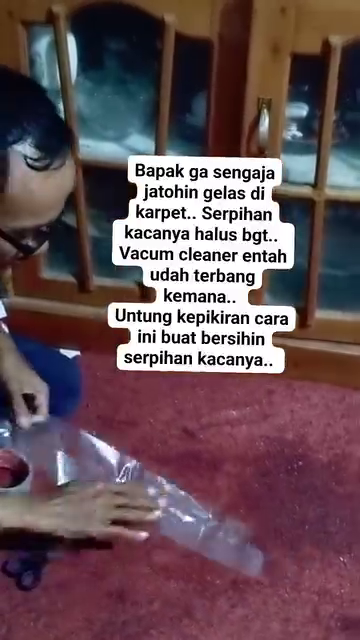Tak perlu vacum cleaner, ini trik aman bersihkan serpihan kaca halus di karpet tanpa dijemur
