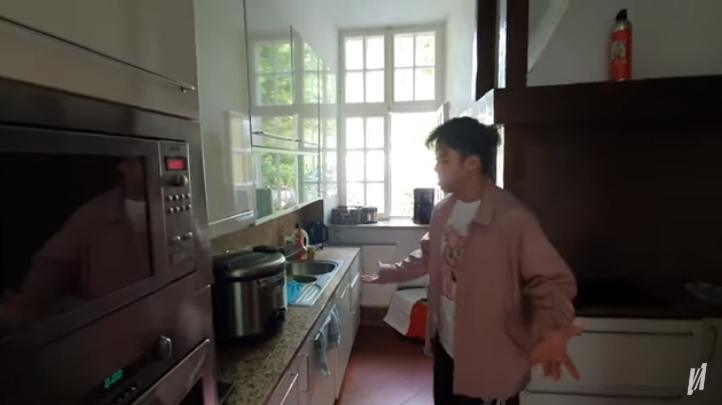 Ayah Vidi Aldiano punya kastil kuno berusia 776 tahun di Jerman, potret dapurnya jadul tapi mewah