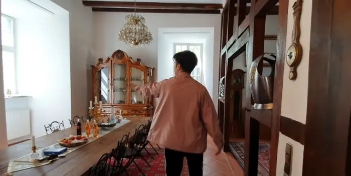 Ayah Vidi Aldiano punya kastil kuno berusia 776 tahun di Jerman, potret dapurnya jadul tapi mewah