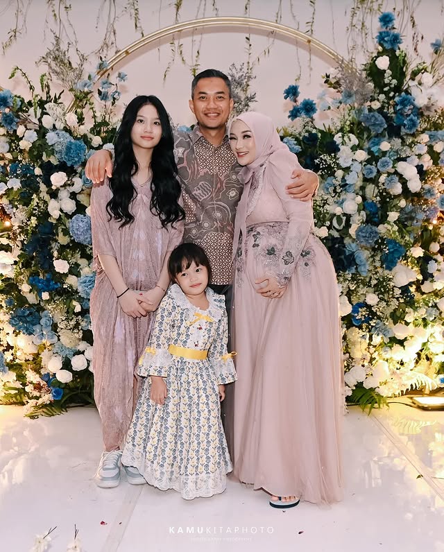 Diam-diam hamil anak ketiga, ini 9 momen Zaskia Gotik gelar tasyakuran 7 bulanan bikin netizen syok