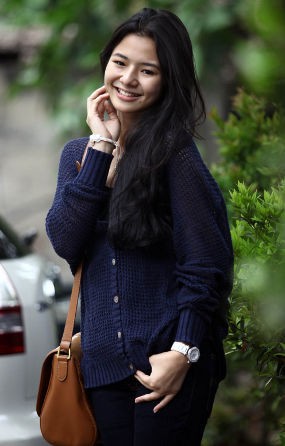 Dulu dijuluki ratu FTV kini pilih vakum, ini 9 penampilan terbaru Eriska Rein jadi ibu rumah tangga