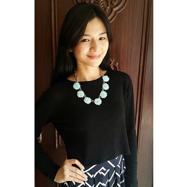 Dulu dijuluki ratu FTV kini pilih vakum, ini 9 penampilan terbaru Eriska Rein jadi ibu rumah tangga