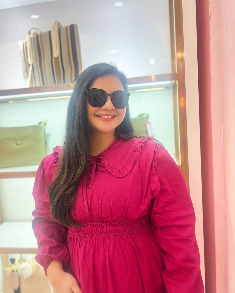 Dulu dijuluki ratu FTV kini pilih vakum, ini 9 penampilan terbaru Eriska Rein jadi ibu rumah tangga