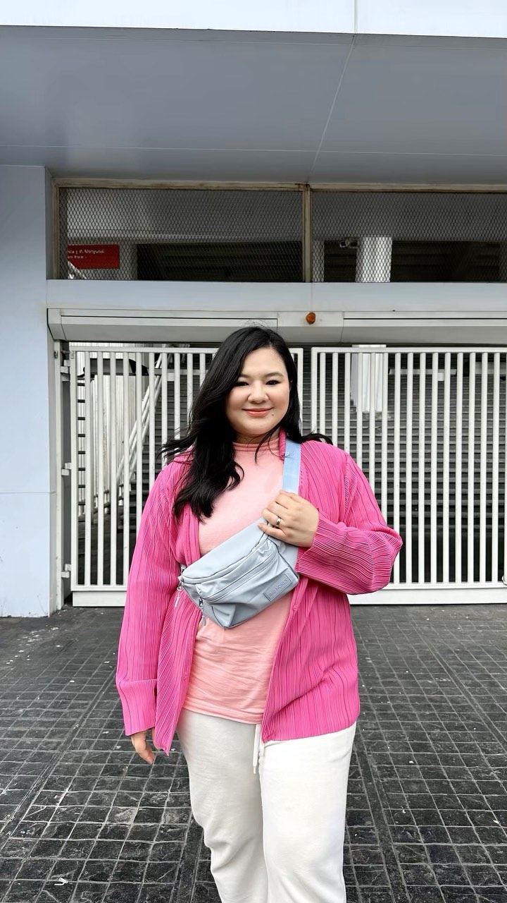 Dulu dijuluki ratu FTV kini pilih vakum, ini 9 penampilan terbaru Eriska Rein jadi ibu rumah tangga