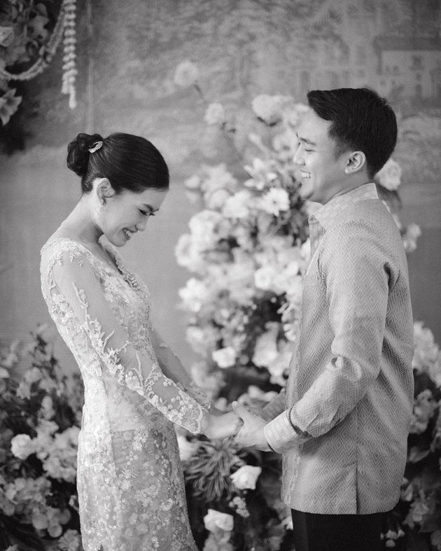 Alya Rohali kompak dengan mantan suami di tunangan sang putri, ini 8 momen lamaran Namira Adjani