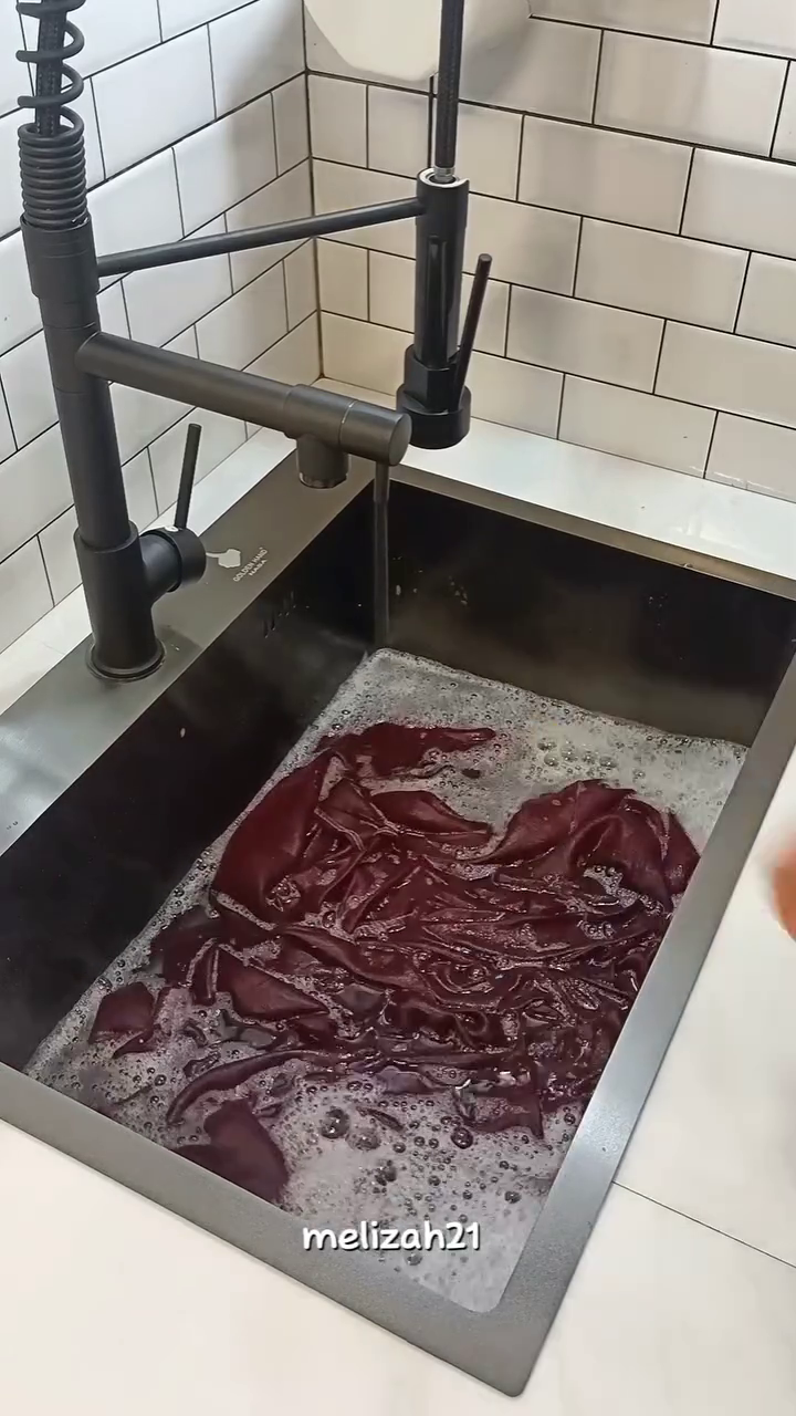 Cara ampuh menghilangkan bau ketiak dan apek di baju dalam 5 menit cuma dengan 3 bahan dapur