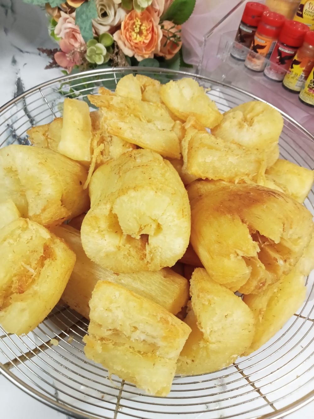 Cara membuat singkong goreng mekar super crispy di luar dan lembut di dalam