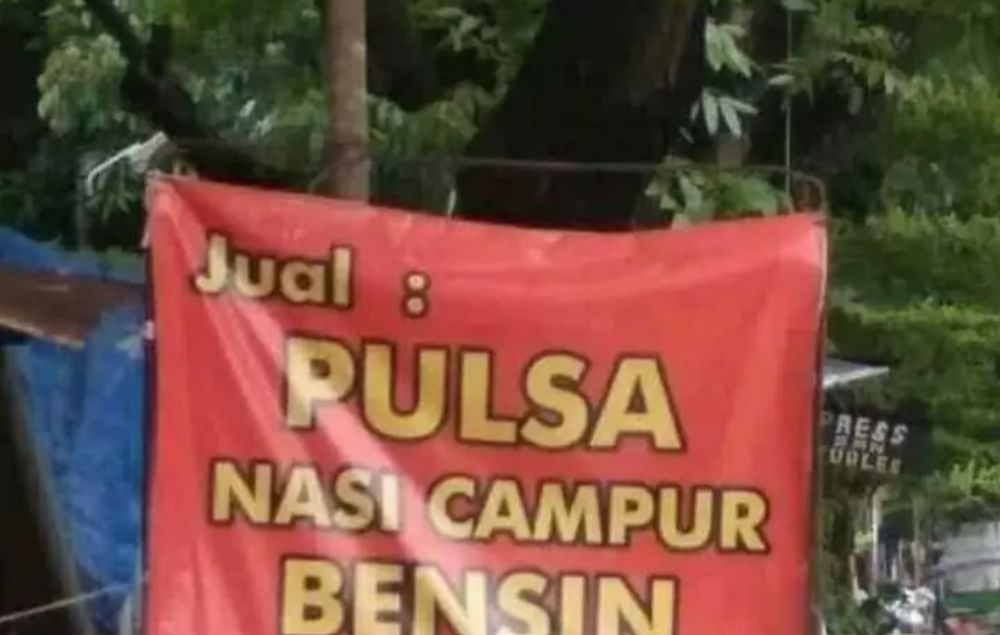 Hidup lagi capek-capeknya malah ketemu 11 tulisan lucu ini di warung, fix jebolan S3 marketing