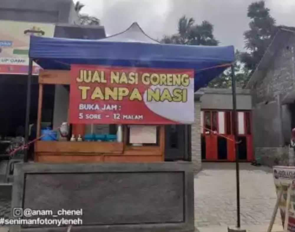 Hidup lagi capek-capeknya malah ketemu 11 tulisan lucu ini di warung, fix jebolan S3 marketing