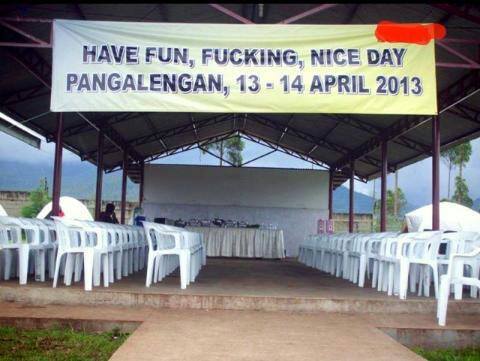 11 Potret tulisan lucu di spanduk kampung ini mau ketawa tapi takut dosa, isinya nyeleneh semua