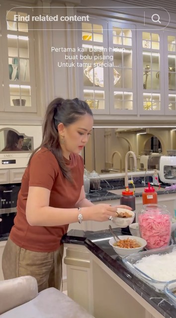 Vibes rumah bos skincare Shella Saukia bak di kastil, 9 potret interior dapurnya ala American Style