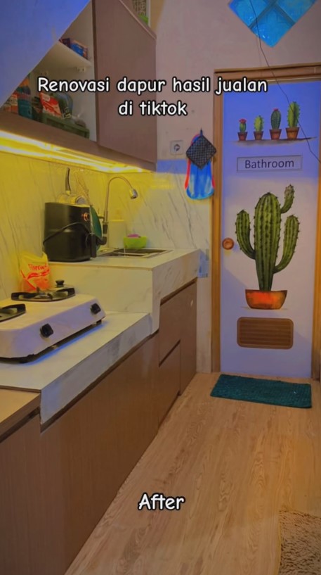 Dapur di kolong tangga penuh perkakas ini dimakeover jadi estetik, potretnya bikin tercengang