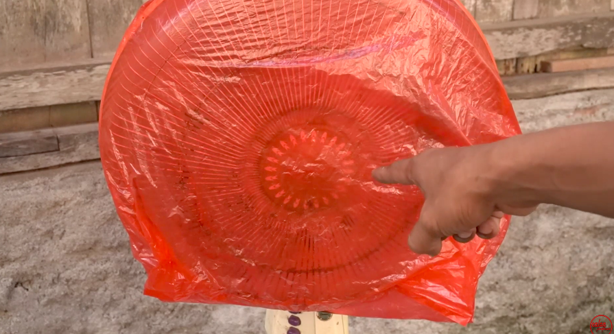 Cara bersihkan debu kipas angin ini cepat tanpa dibongkar hanya dalam 5 menit, pakai 1 bahan dapur