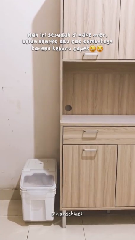 Emak-emak punya dapur jadul penuh barang, 11 potret makeover-nya sederhana tapi hangat