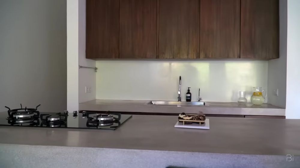 Hobi bikin menu sehat untuk keluarga, ini 9 potret dapur mungil Jennifer Bachdim tanpa perabotan mewah