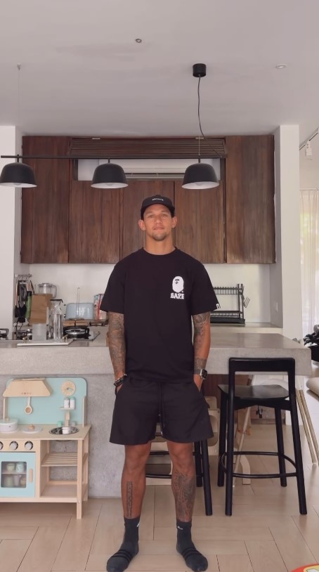 Hobi bikin menu sehat untuk keluarga, ini 9 potret dapur mungil Jennifer Bachdim tanpa perabotan mewah