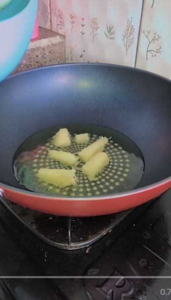 Trik membuat singkong goreng empuk dan bumbu meresap tanpa es batu maupun digoreng dua kali