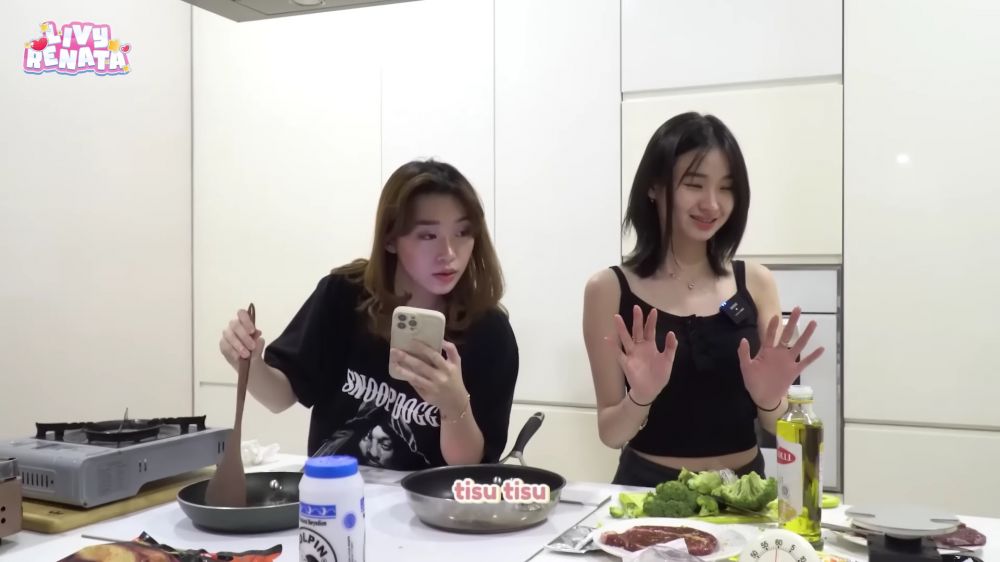 Livy Renata punya dapur interiornya mirip resto mewah, ini 9 potretnya, kitchen set dibuat kamuflase