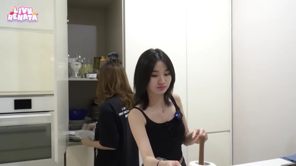 Livy Renata punya dapur interiornya mirip resto mewah, ini 9 potretnya, kitchen set dibuat kamuflase